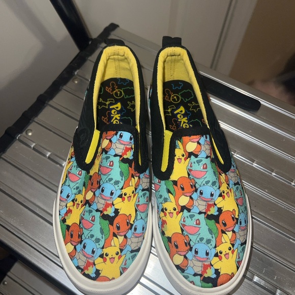 Kids Slip-On Pokémon Shoes sizes 1 and 3 - Picture 2 of 3